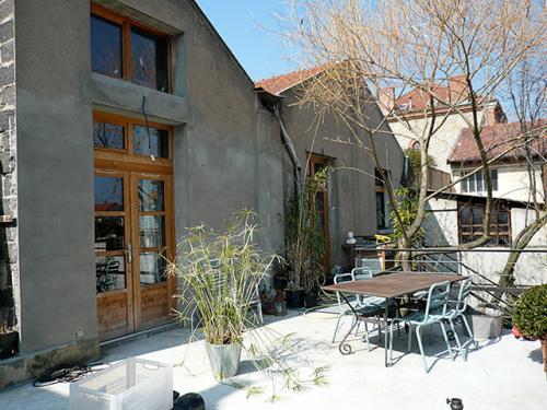 LOFT DANS UN GARAGE 