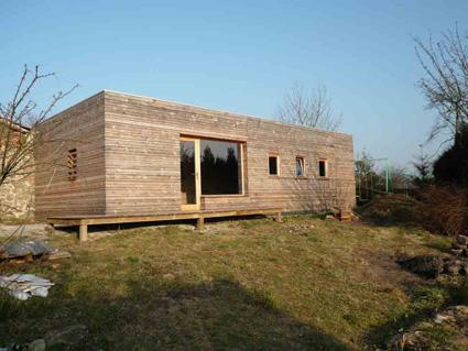 BUREAU DANS LE JARDIN